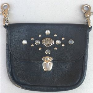 edgy hinge clip pouch